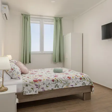 Olive Breeze * Brela